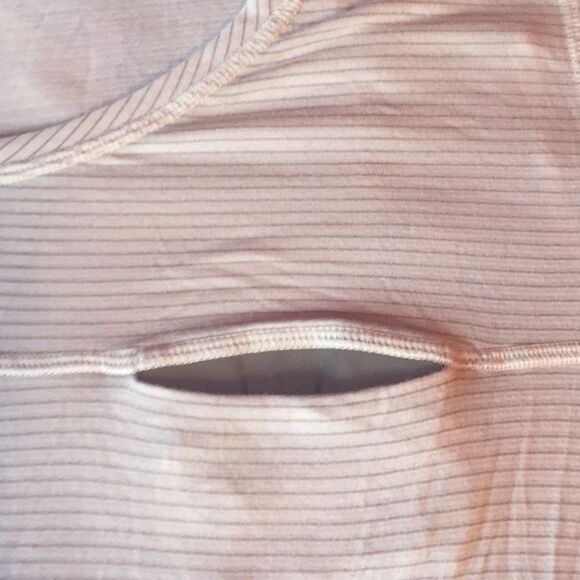 Lululemon white with grey pinstripes top sz 10 - Picture 6 of 6